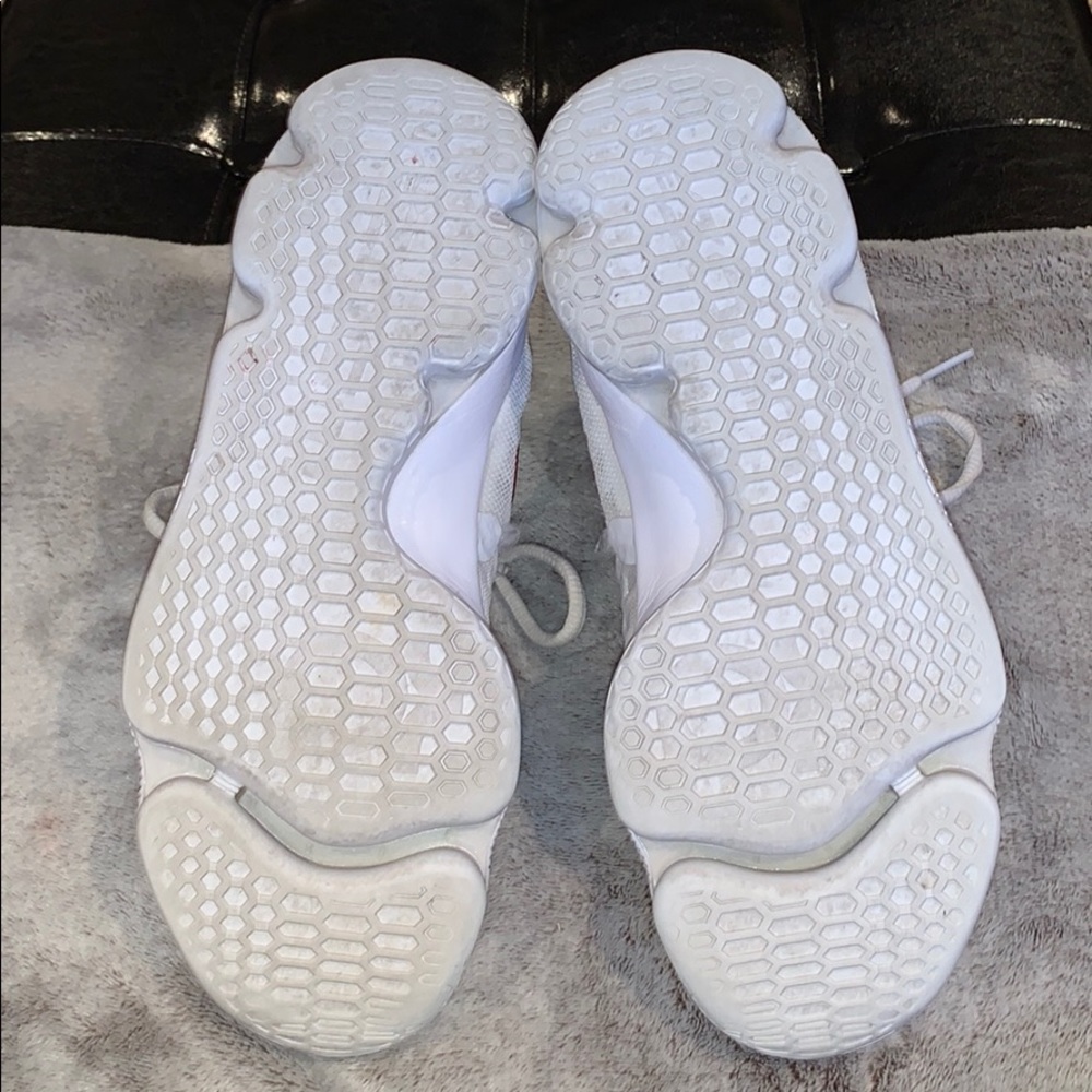 Basketball Shoes - Picture 3 of 4